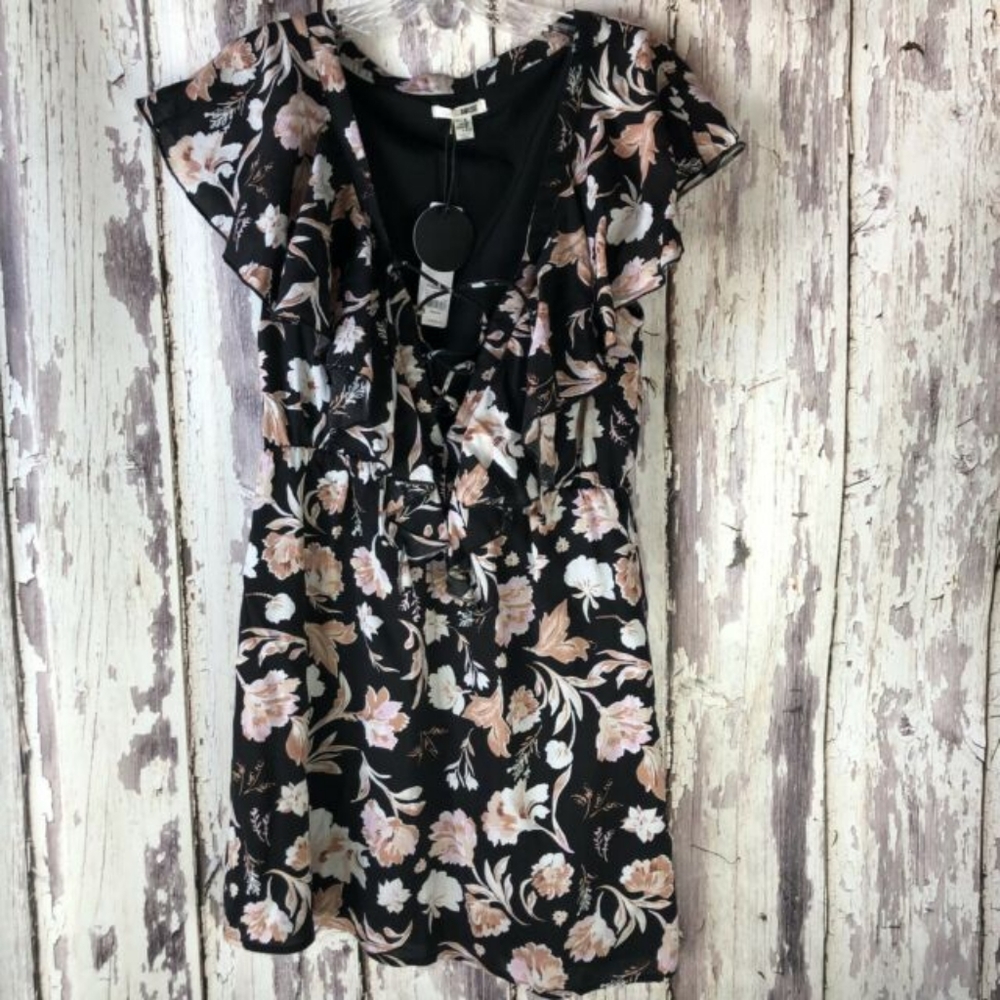 Flutter dress medium, fits small
